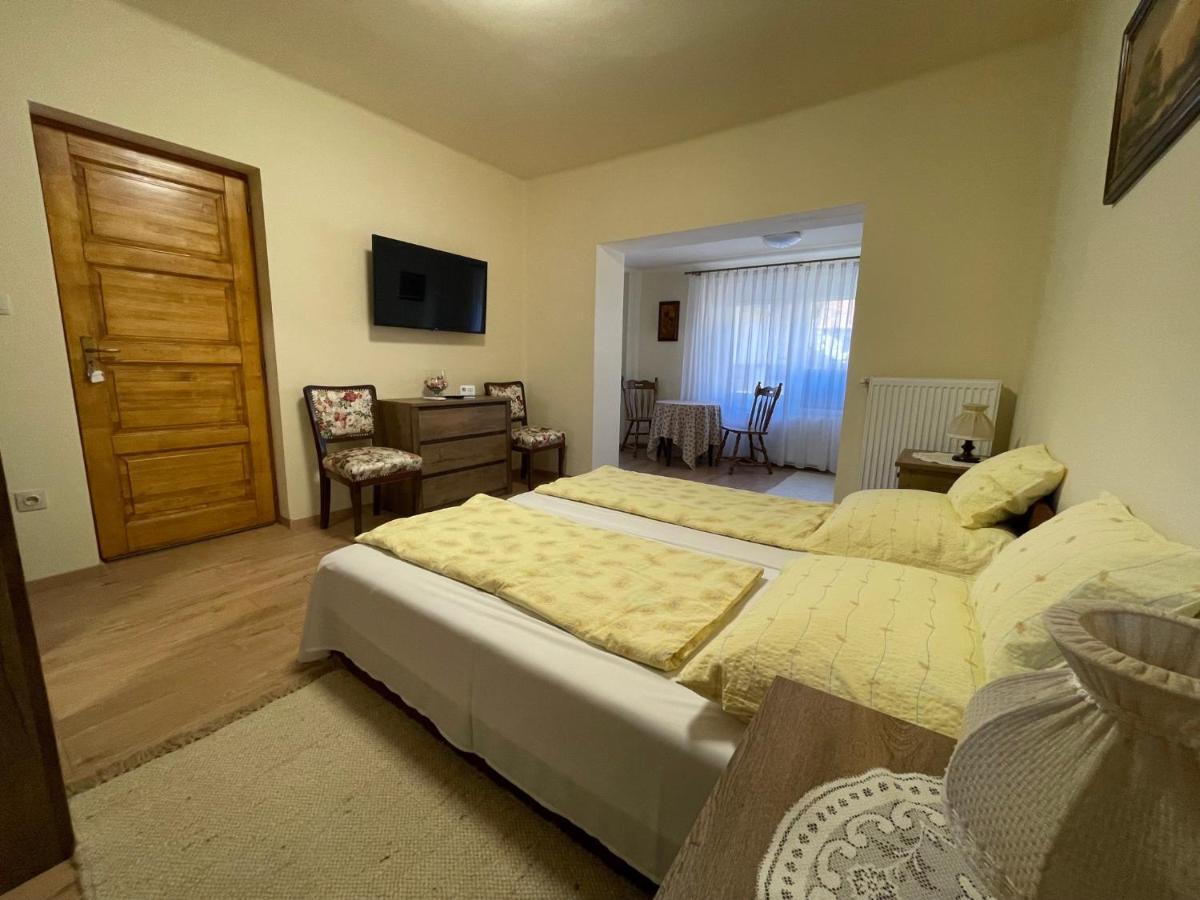 Kristof Vendeghaz Hotel บุคเซค ภายนอก รูปภาพ